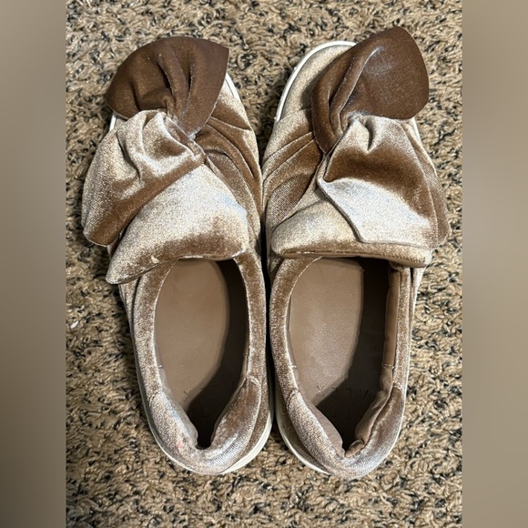 Alex + Alex Shoes - Alex + Alex Velvet Bow Platform Tennis Shoes Hello Fall 😍
